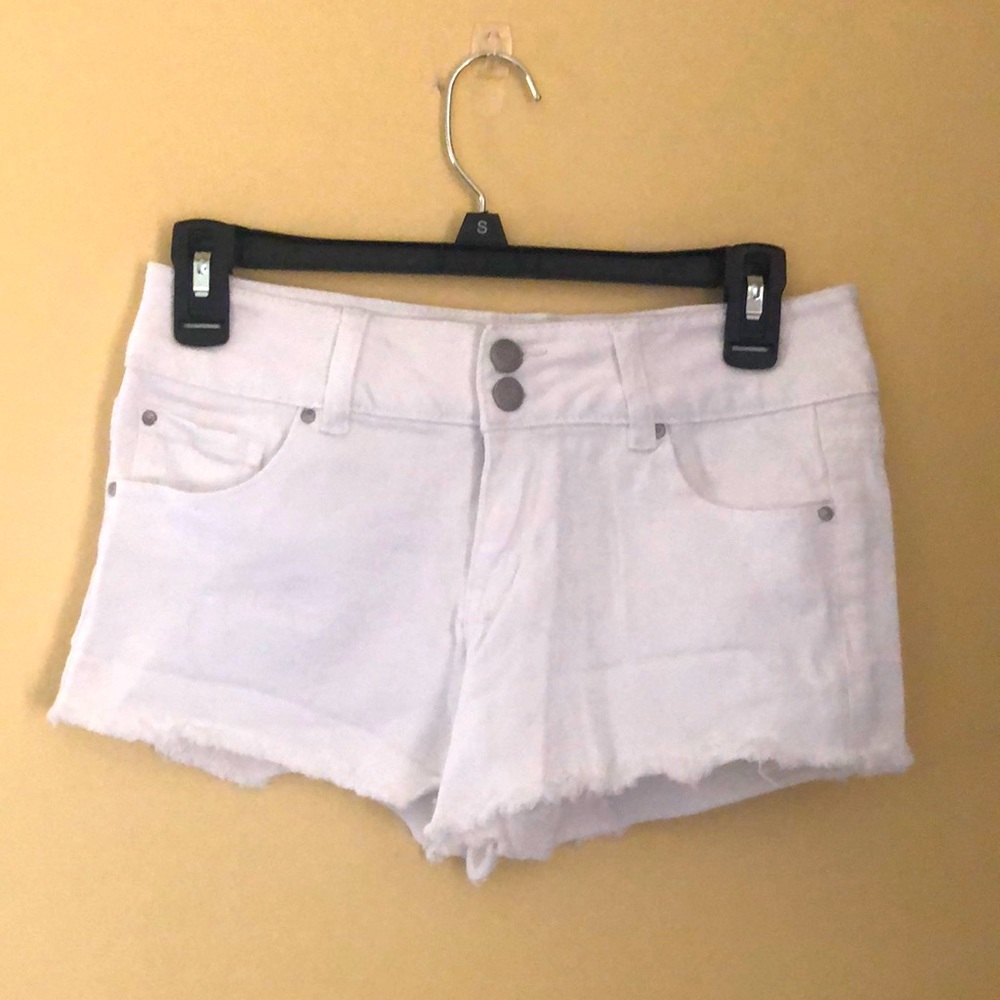 White raw hem denim shorts